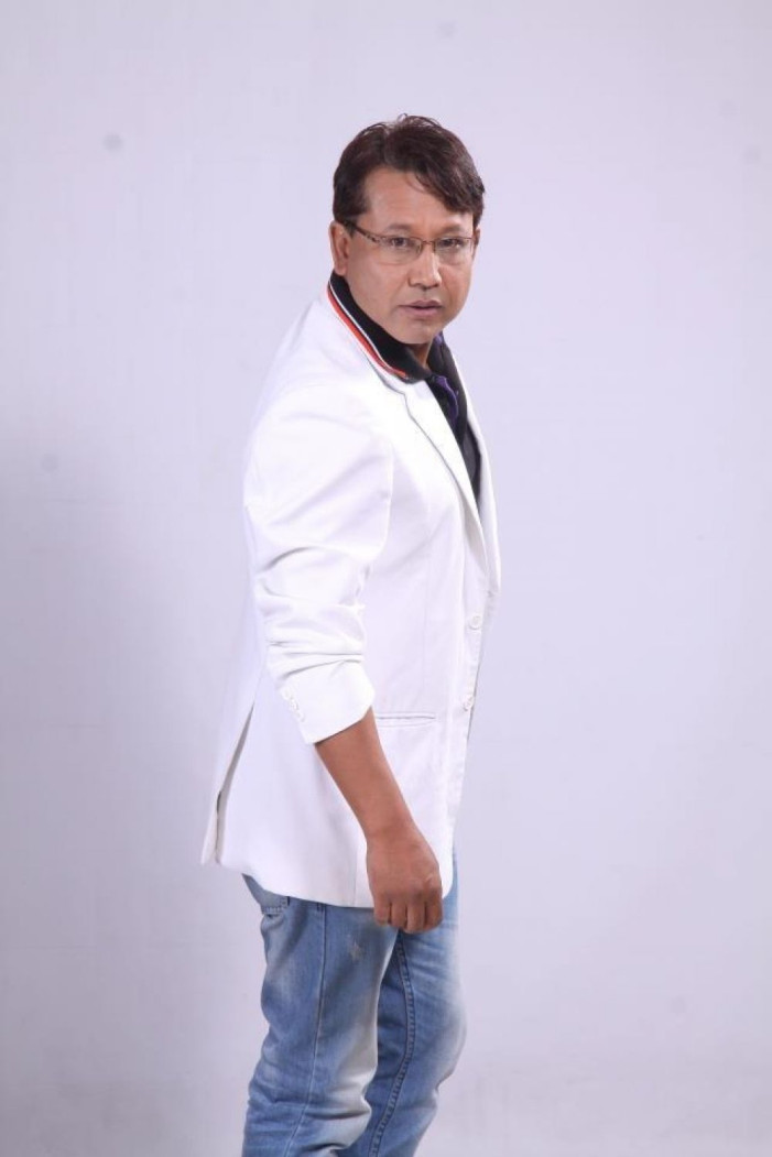 दिनेश डि.सी