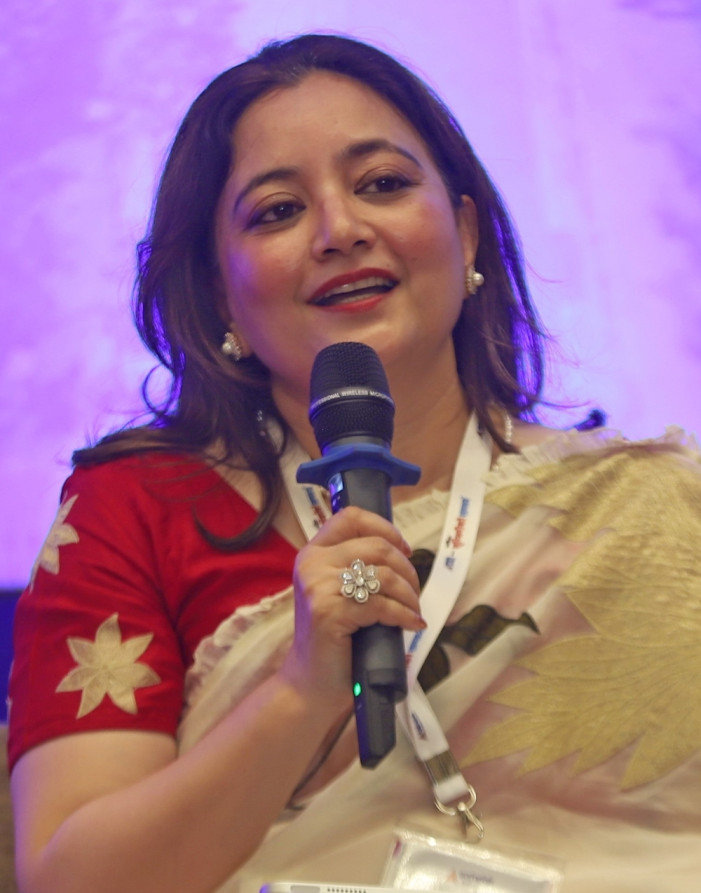 मौसमी श्रेष्ठ