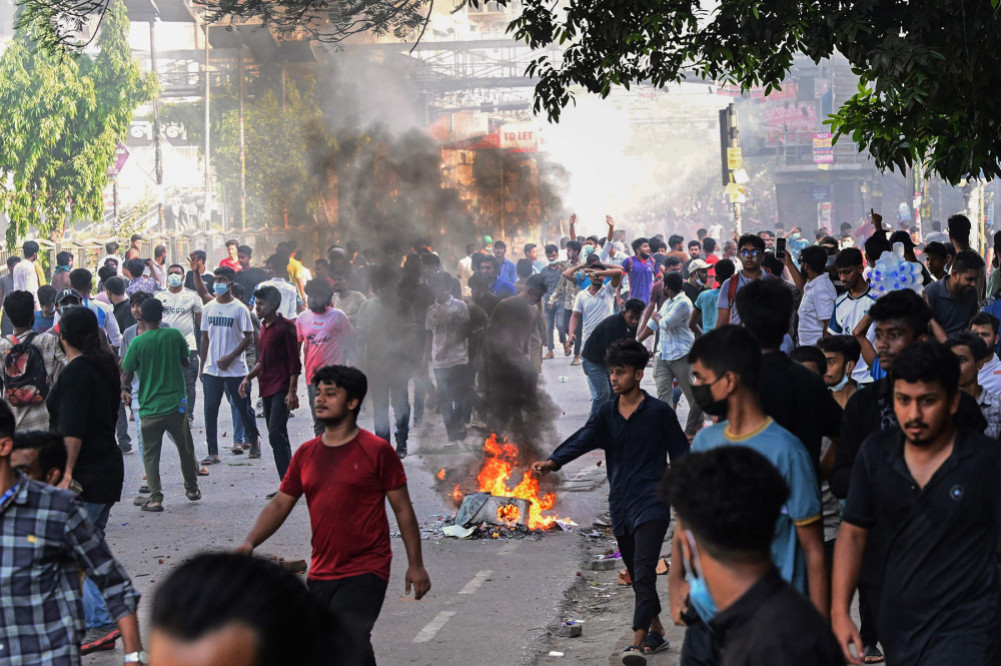 प्रधानमन्त्री हसिनाको सम्बोधनपछि बंगलादेशमा झन् चर्कियो प्रदर्शन, कम्तीमा २५ को मृत्यु