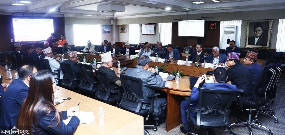 Discussion with the finance secretary about economic reform, suggestion to be ruthless in projects that do not give returns