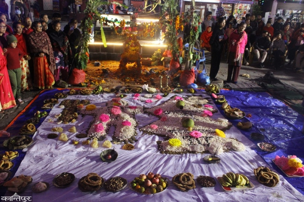 Festival of grain drying in Juneli night