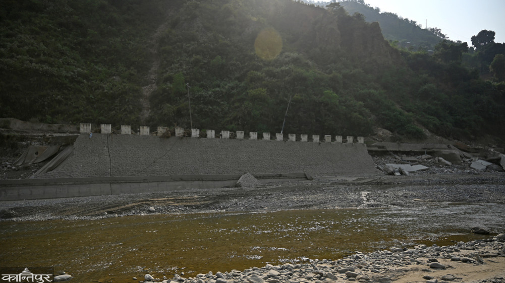 Contracts for all flood damaged roads, work only after rain
