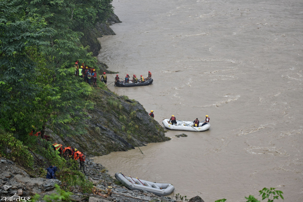 Simaltal accident: Dead bodies of five people from the overturned bus were found