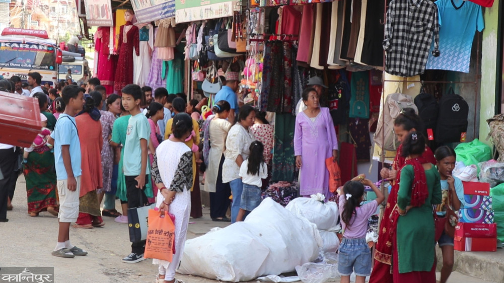 As Dasain approaches, the market is crowded, prices vary from shop to shop