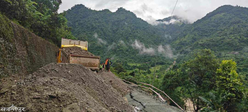Narayangadh Muglin road opened one way