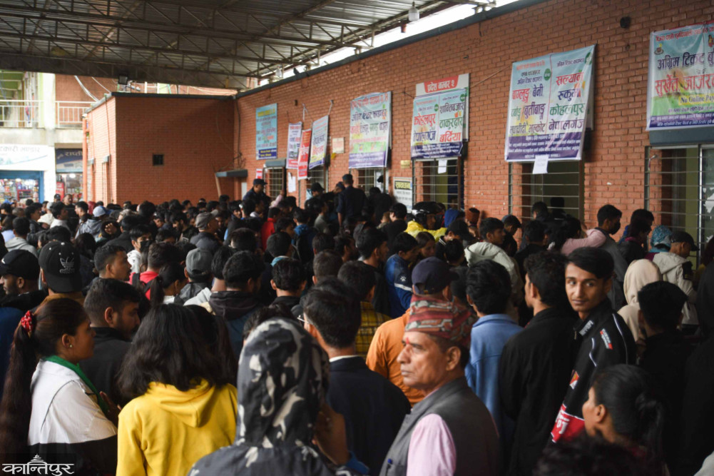30,000 passengers bought advance tickets in two days