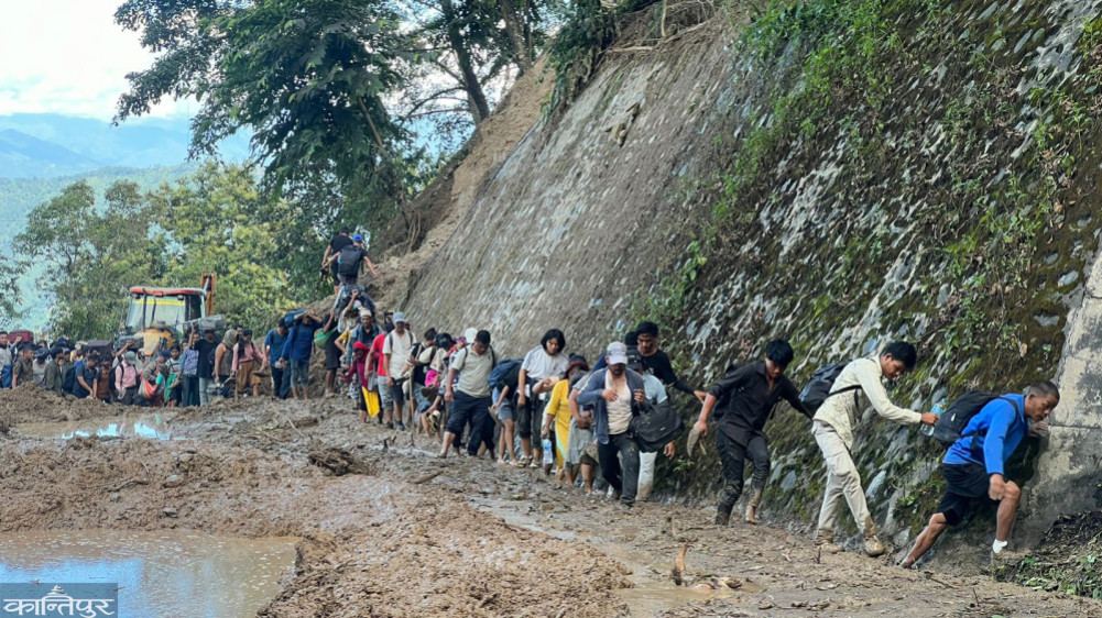 Hungry hike on the Hilamme Highway