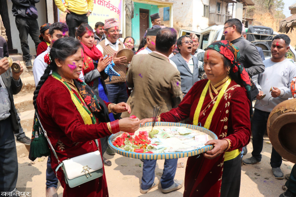 A youth representative in Palpa's Toltol teaching traditional Fagu