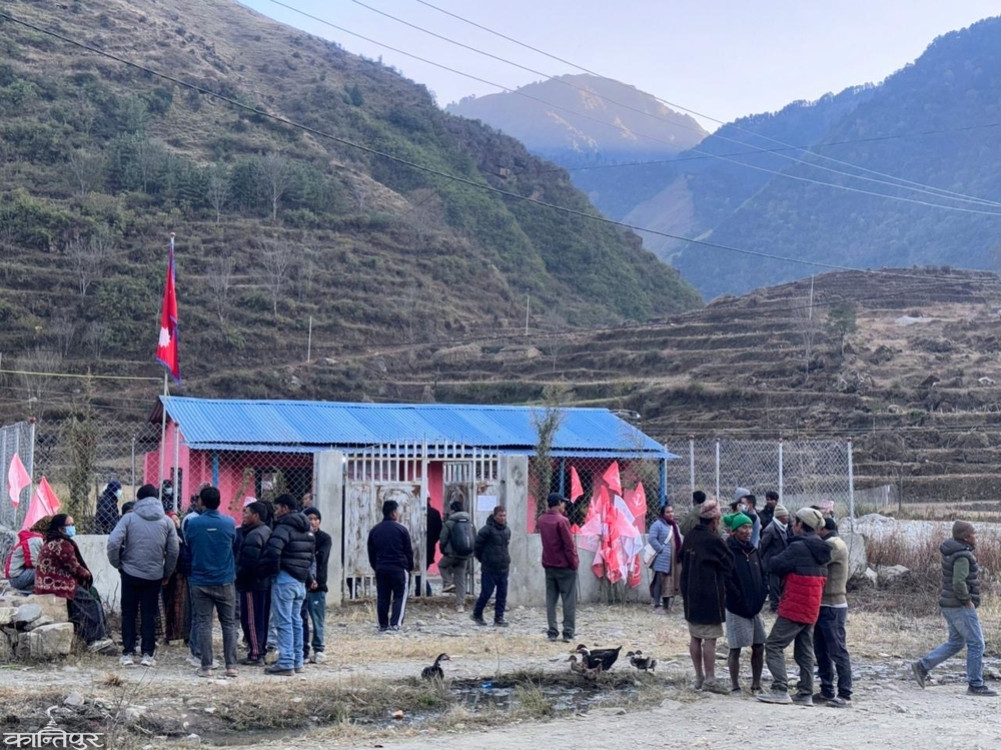 UML leader candidate on Congress election symbol