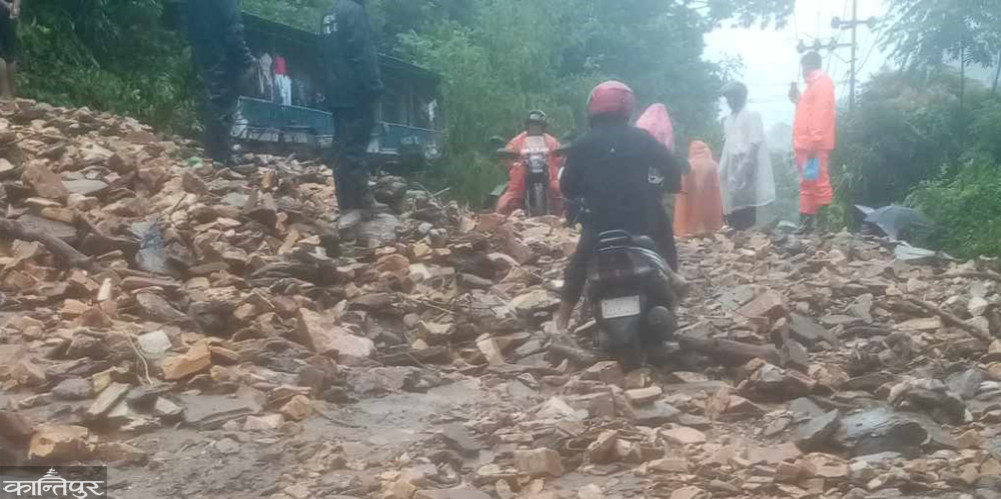 Bensisahar-Dumre road was blocked after the landslide with Ledo