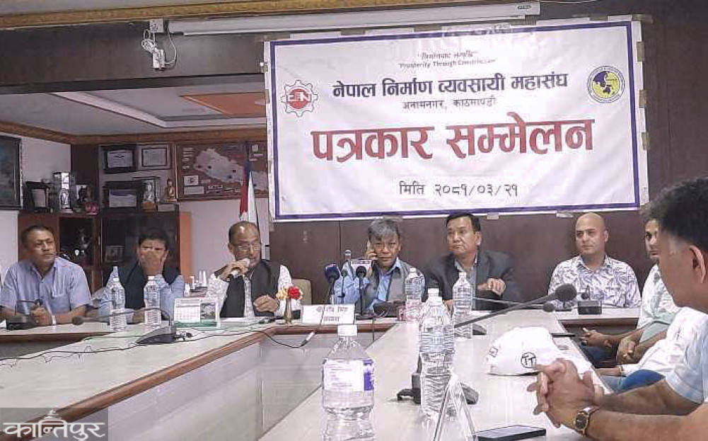 Complaints of builders due to increased financial pressure due to non-payment by the government