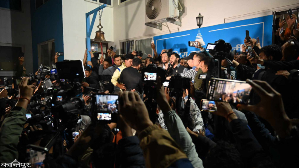 When Ravi was arrested for fraud and organized crime, slogans were raised against the Prime Minister in the RSVP office