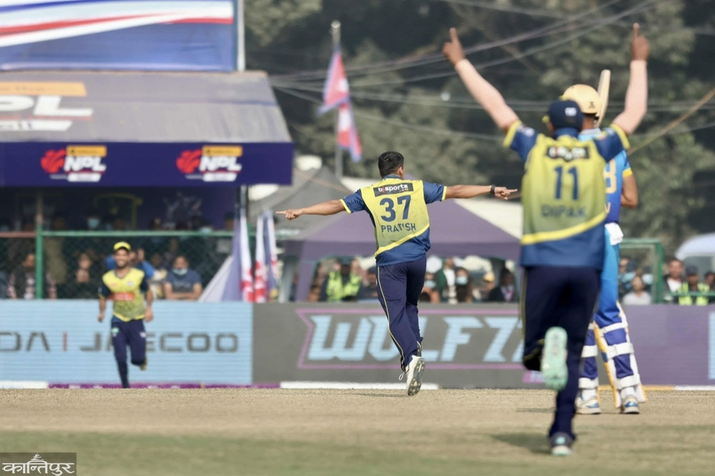 Sensational bowling by Pratish GC, 4 wickets in the last over to Biratnagar
