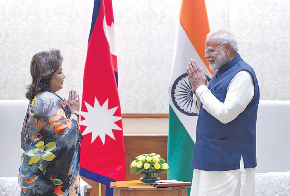 100 days of government: Diplomatic meetings and visits are intense, results are poor