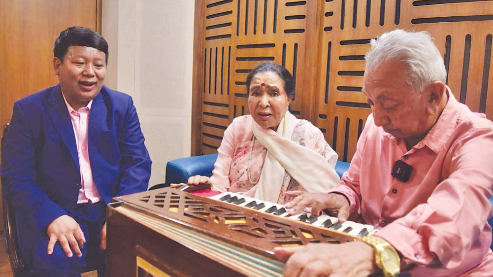 Mohan's couple with Asha