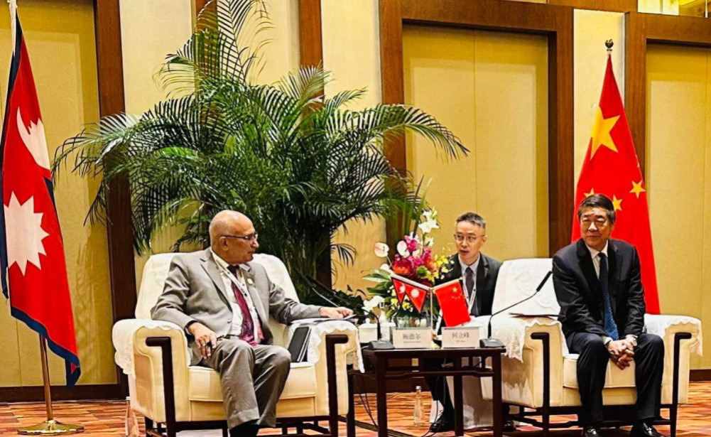 Meeting between Deputy Prime Minister and Minister of Finance Pau Dail and Deputy Prime Minister of China He Lifeng in Beijing