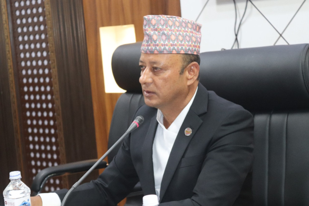 Energy Minister embroiled in dedicated and trunkline controversy