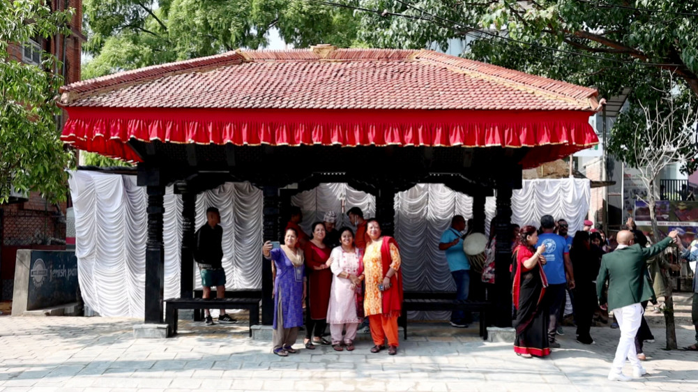 Falcha-style bus stand in Baneshwar in operation
