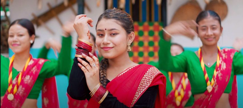 Geeta's 'Bajaay Chura'