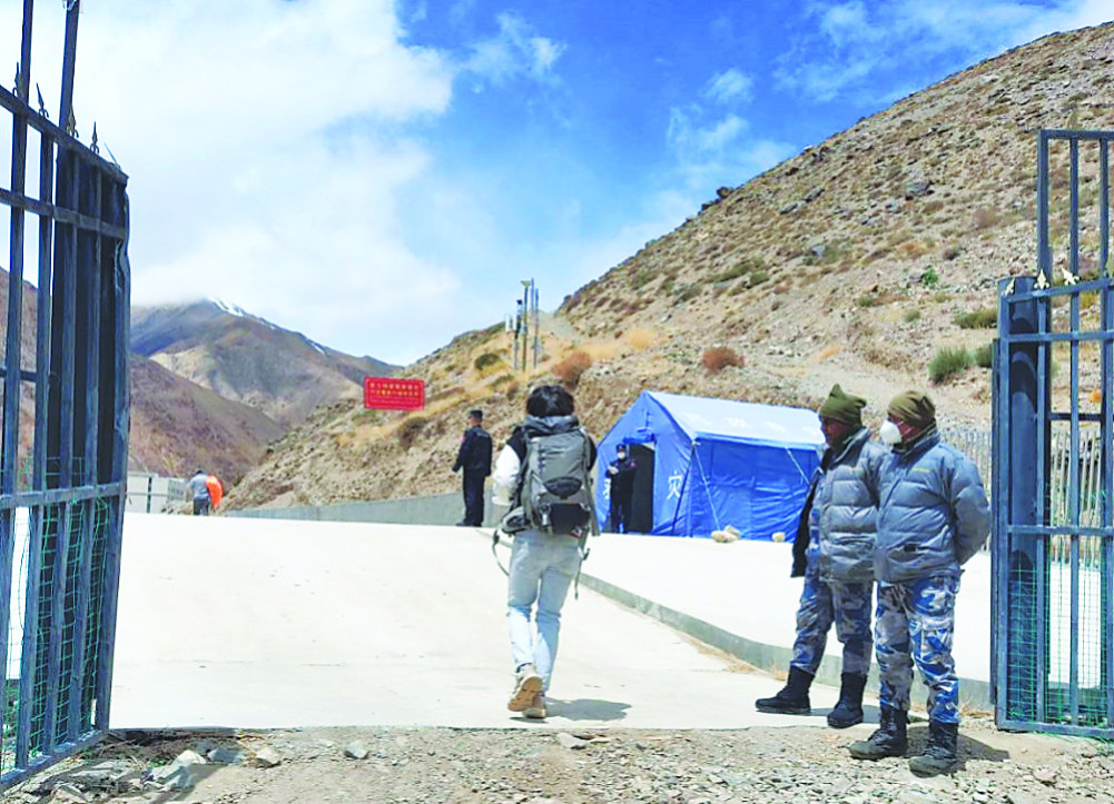 5-year entry pass for border residents to visit China