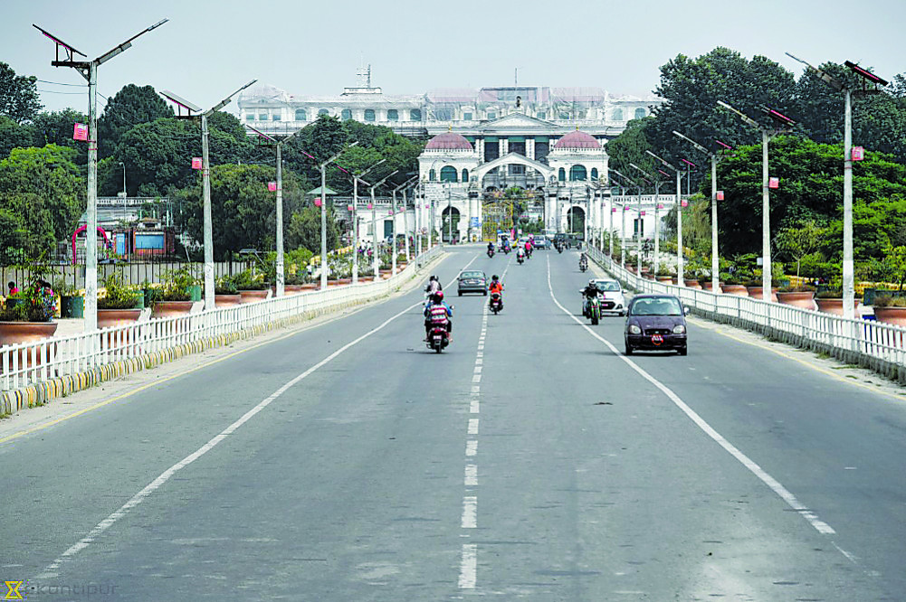 A street waiting for movement
