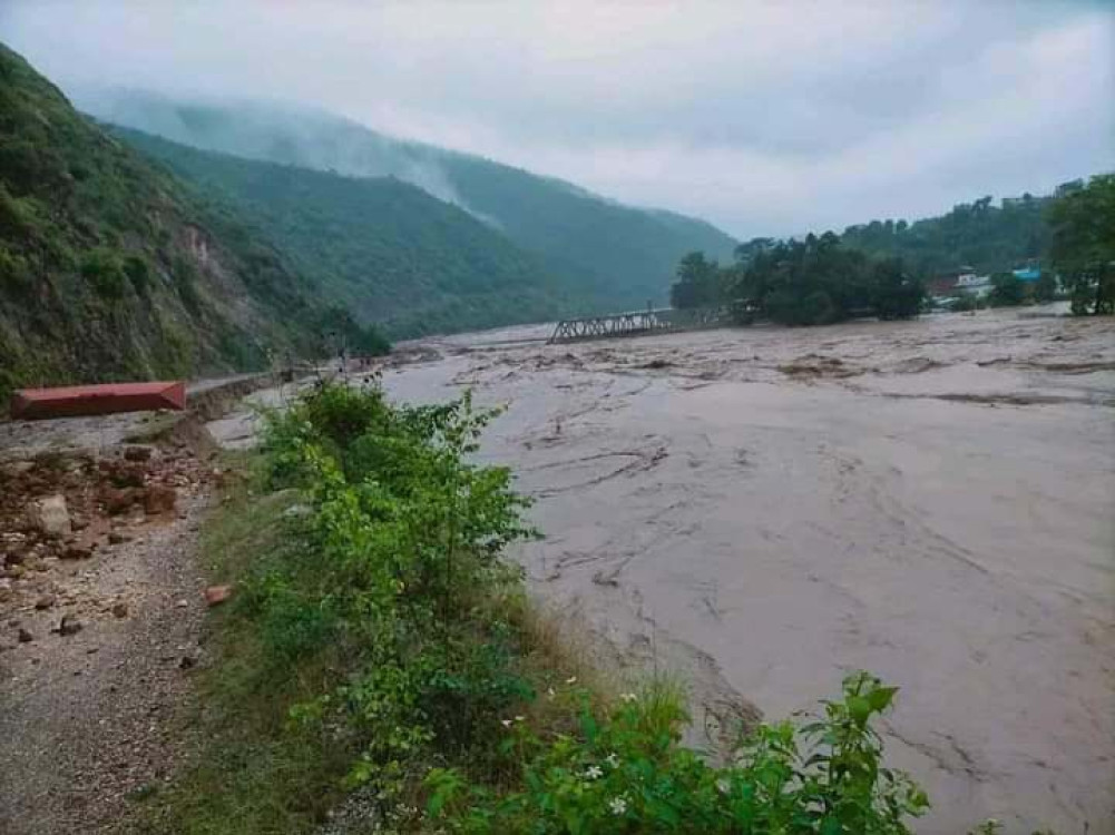 Sunkoshi swept away the concrete bridge of Khurkot connecting Sindhuli and Ramechhap