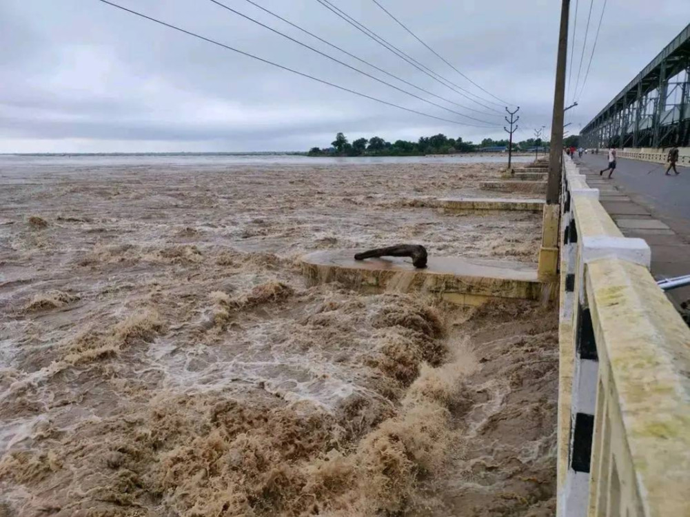 Koshi Barrage Control Room issues 'Red Alert'