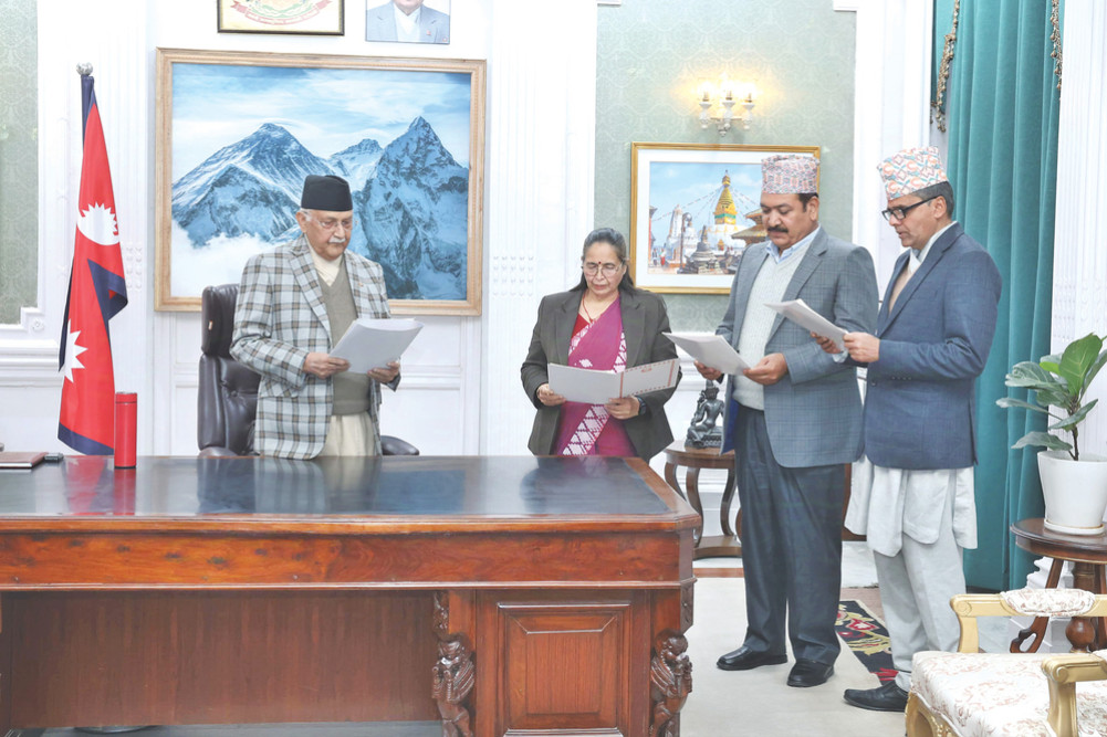 Is it the Prime Minister's desire or obligation to administer the oath to the Vice-Chancellor?