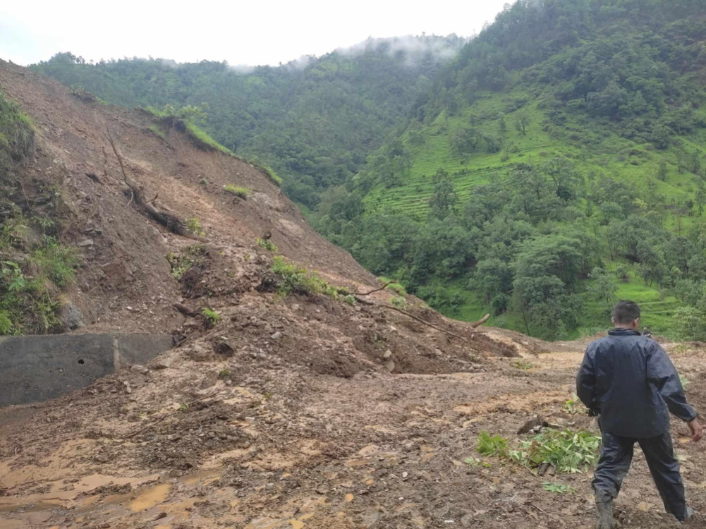 Landslide has blocked the road for two weeks, and the settlement is at risk