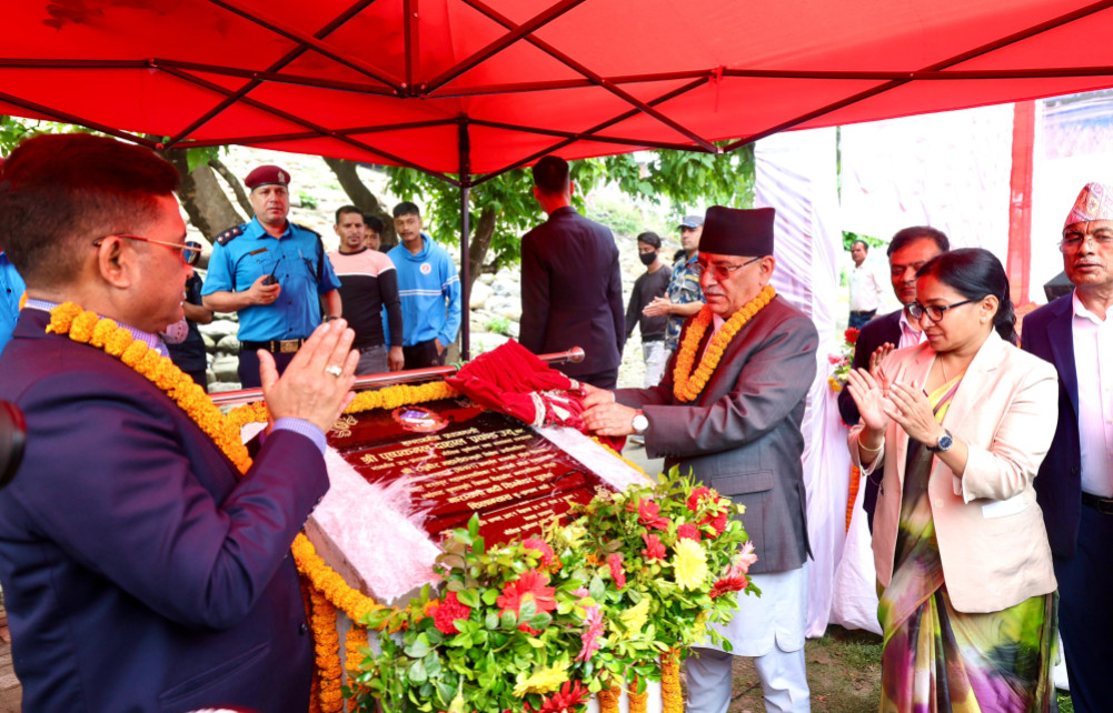Prime Minister Dahal laid the foundation stone of the 'Signature Bridge' to be built in Narayani