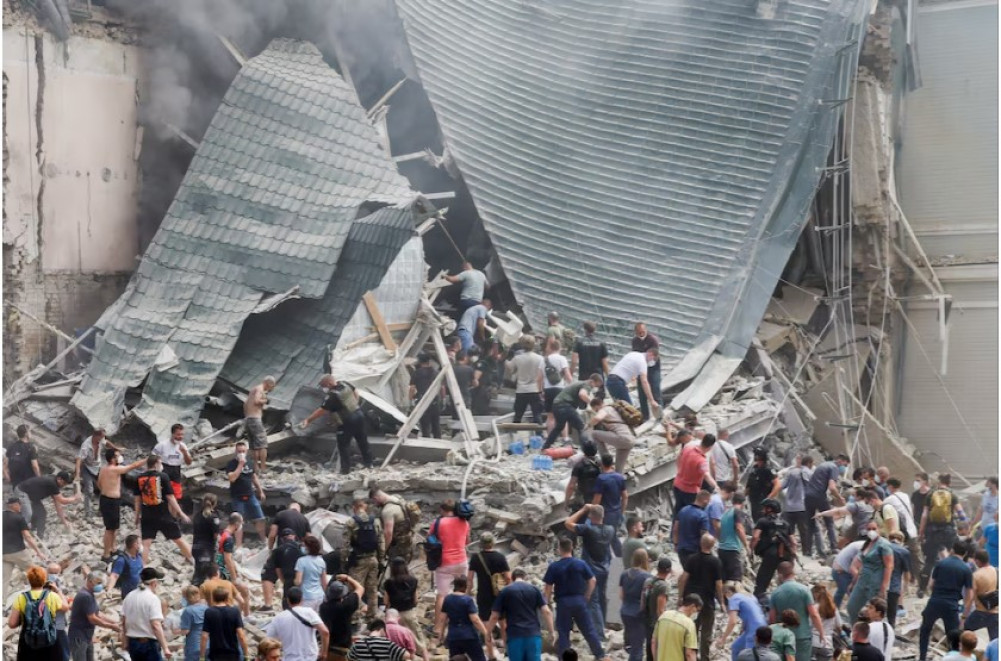Russian attack on Ukrainian children's hospital, more than 20 dead