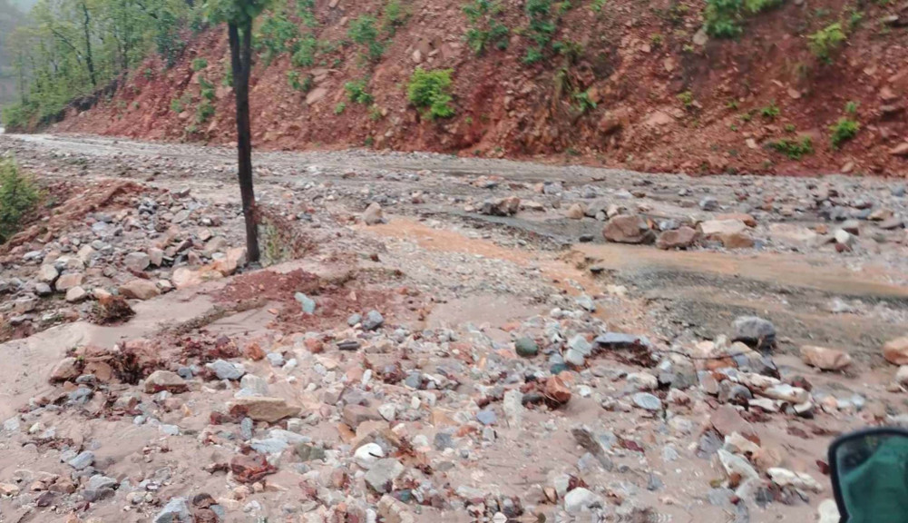 Salli-Chaurjahari road blocked due to incessant rain