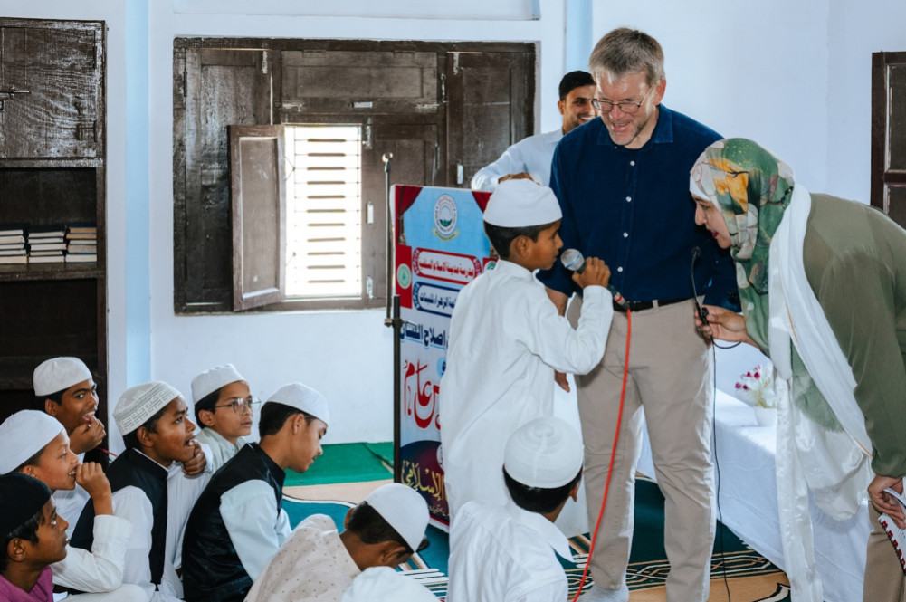Foreign ambassadors extending diplomacy to the people