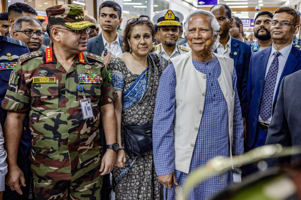'Banker of the poor' reins in Bangladesh