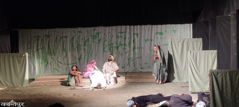 The intersection of society and life: theatre
