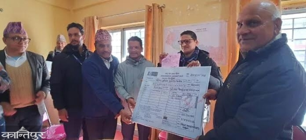 Darchula employees provide assistance for reconstruction