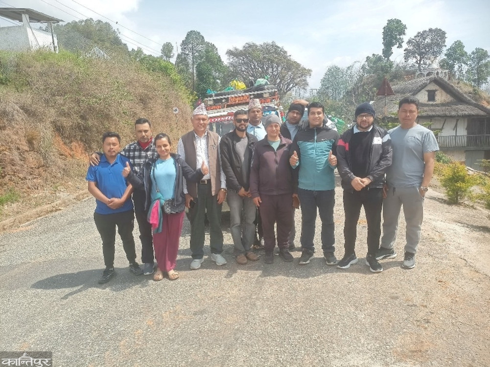 16 teachers from Taplejung's Durga Mavi walked to Kathmandu while trying to reach an agreement