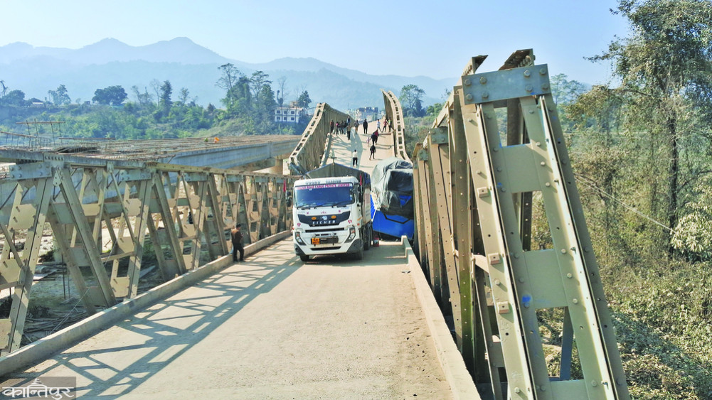 Bridges are breaking due to 'overload', useless thorn