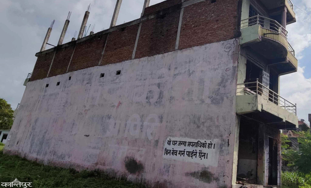 This dilapidated house haunts Savina