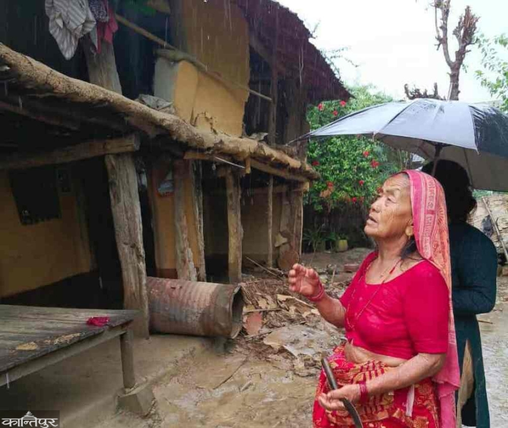14 houses flooded by rail dam water