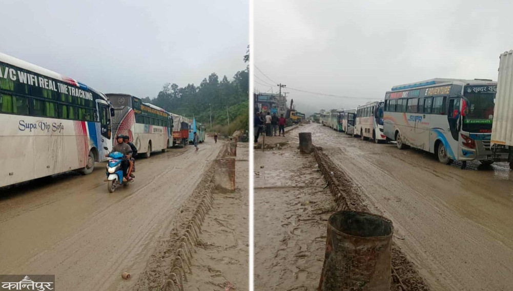 Traffic jam on mudslide road, police deployed to clear it
