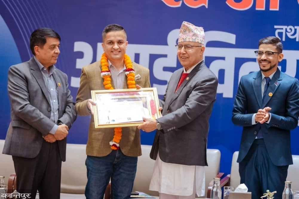Kantipur journalist Khatiwada receives 'Season Print Medium Award'
