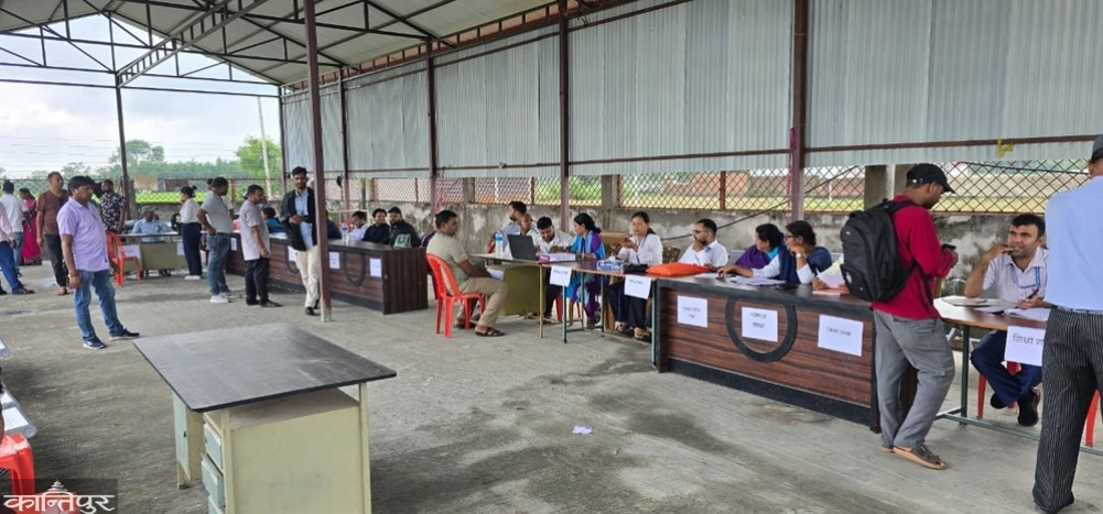The service of Bhokraha Narsingh Rural Municipality started by placing tables and chairs in the parking lot
