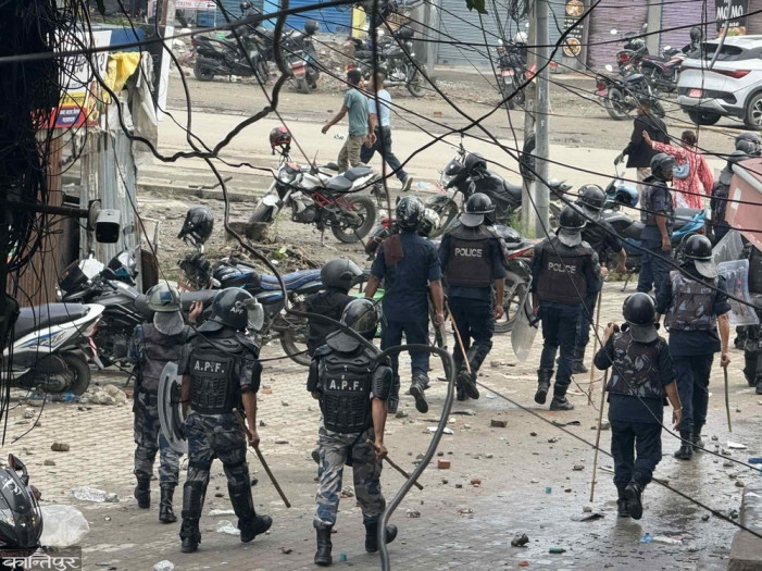 Clashes between protesters and police also in Itahari