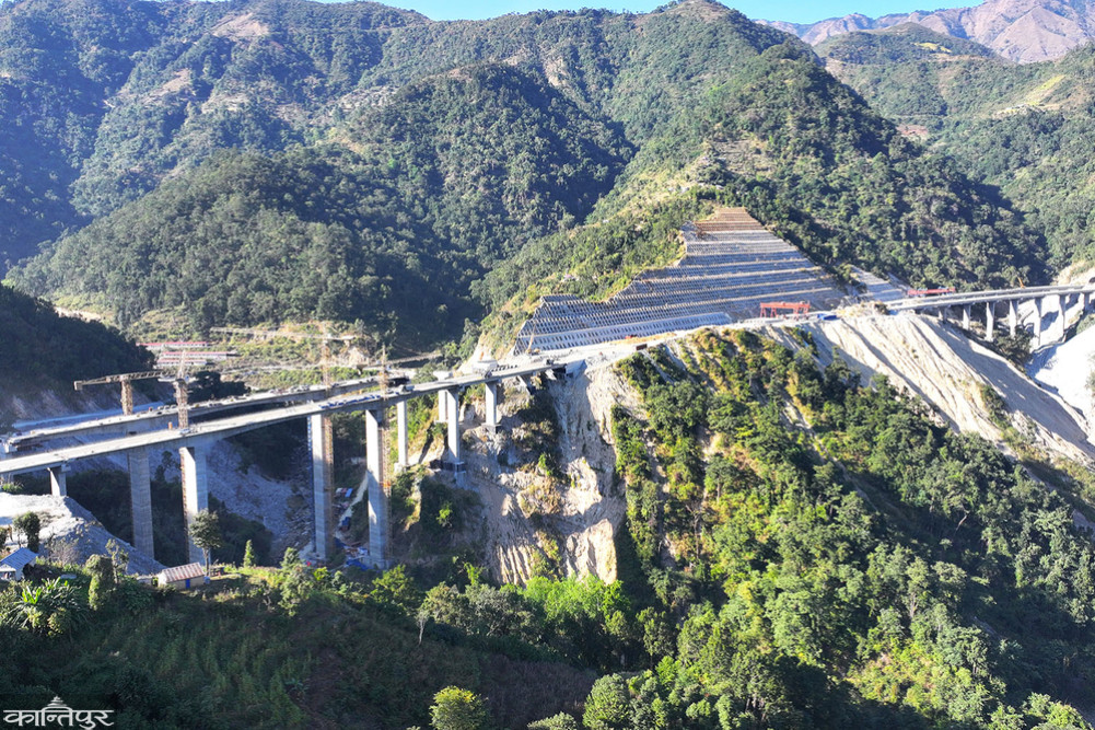 Fast track work: High bridge is attracting everyone's attention