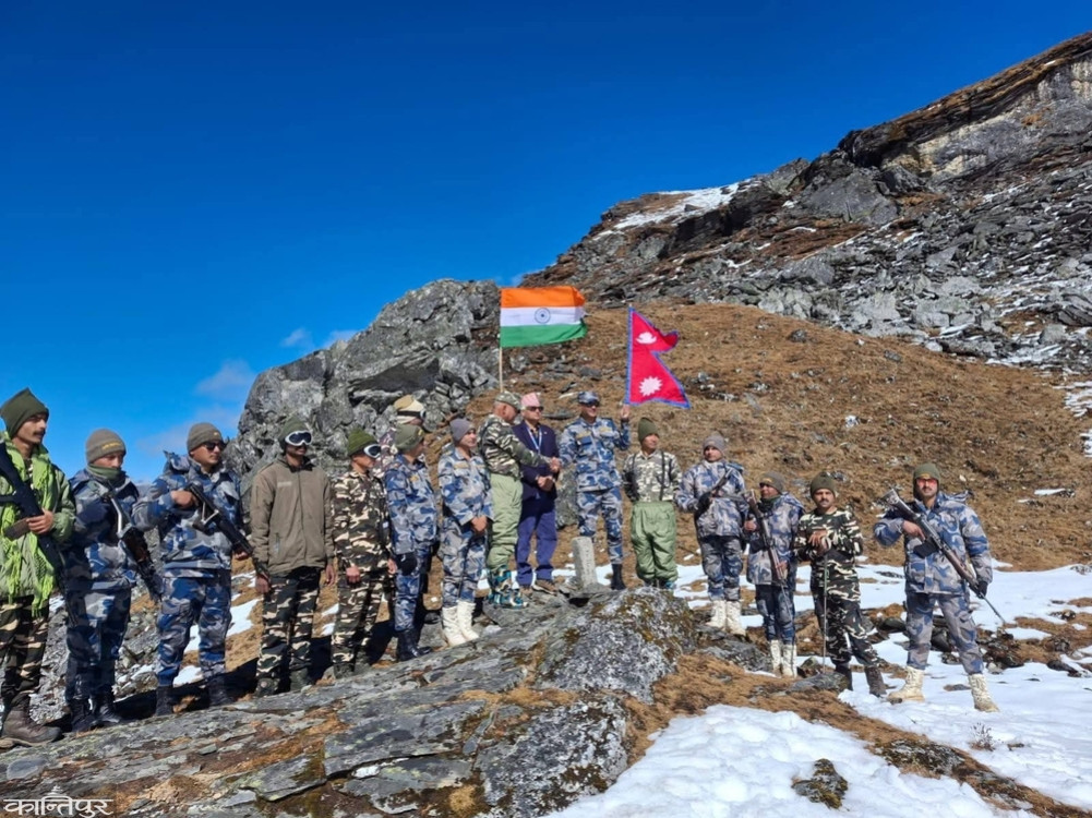Armed Police team monitors Indian border area, discusses border issues with locals