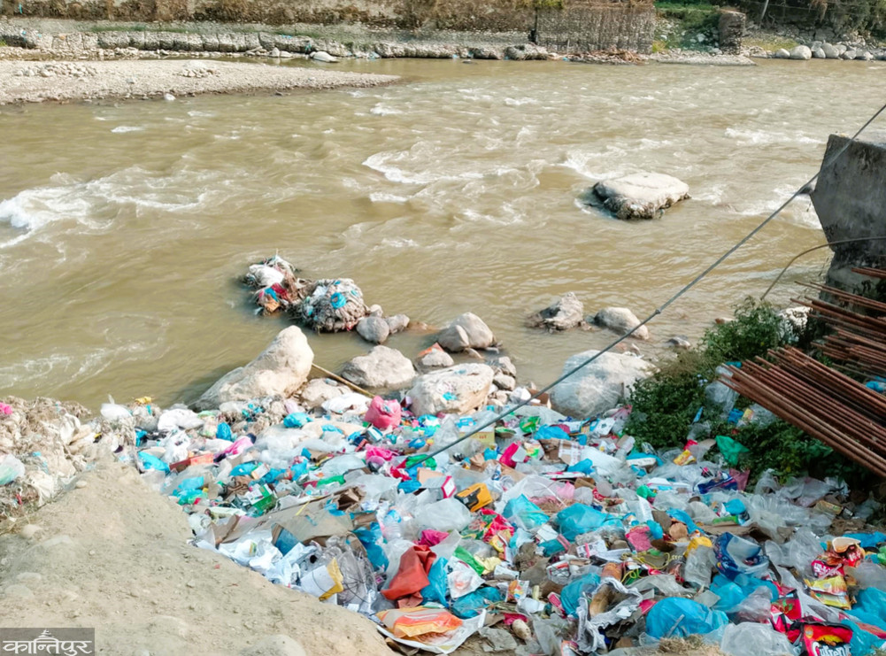 Bhotekoshi and Sunakoshi polluted with unmanaged garbage