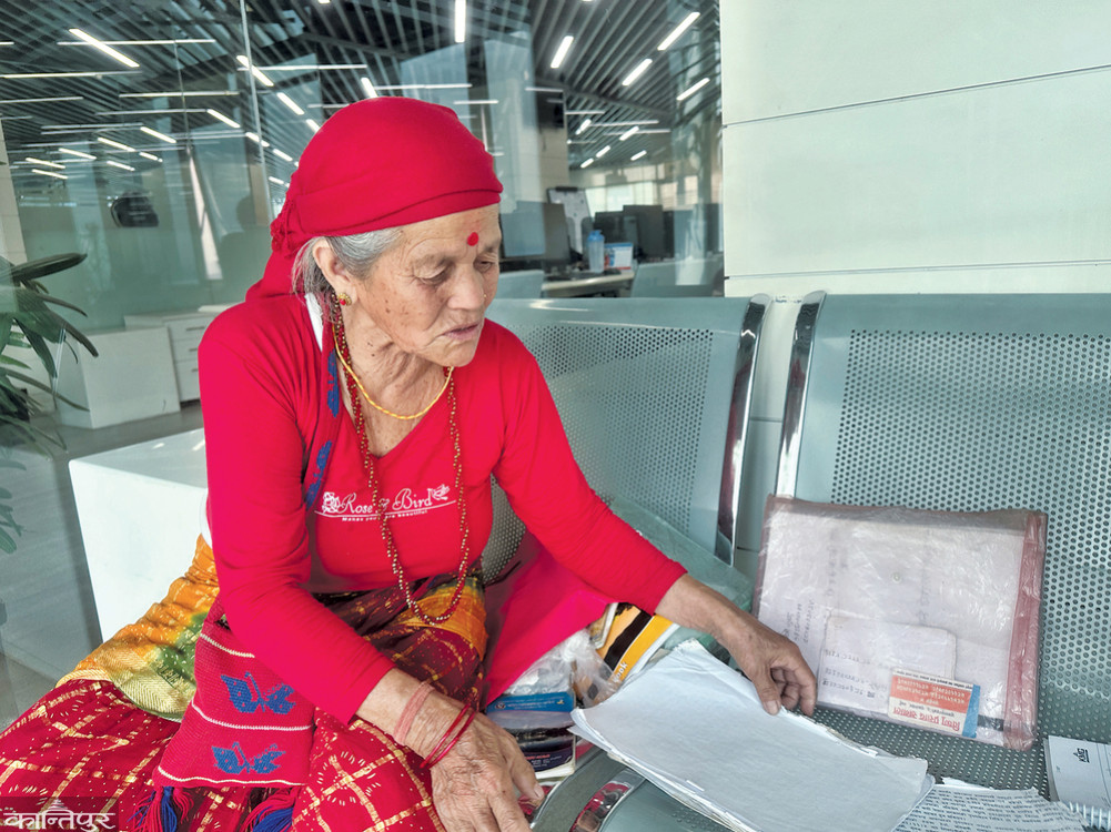A mother's plea at the gate of the Supreme