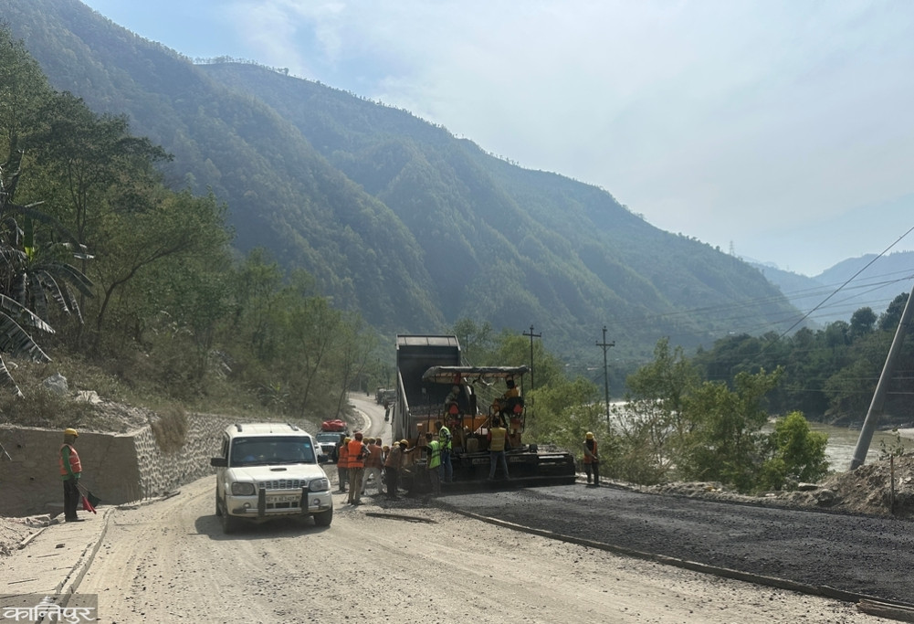 Nagadhunga-Muglin Road: Due to rain, black sheet work stopped