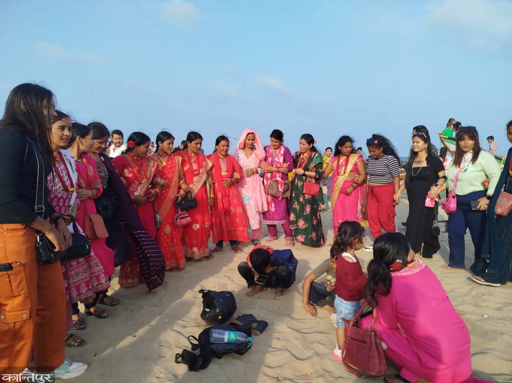 Nepalis from West Hills moving to India with their families